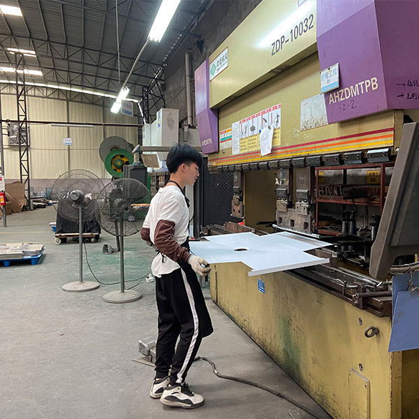 廚房水槽臺下盆