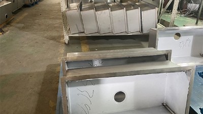 廚房水槽臺(tái)下盆